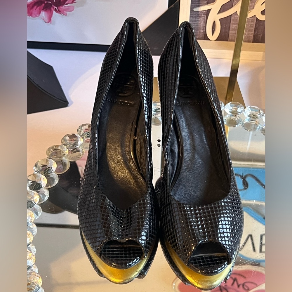 Tory Burch Jude Platform black, snake-embossed leather size 9.5